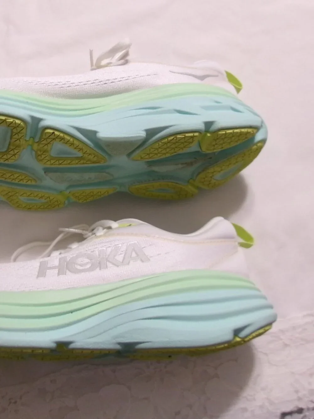 Women's HOKA ONE ONE BONDI 8 White With Green & Blue  Size 7 1/2 B
